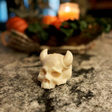 Load image into Gallery viewer, Skull Horn Candle & Wax Melt 2 in one!