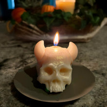 Load image into Gallery viewer, Skull Horn Candle & Wax Melt 2 in one!