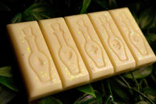Load image into Gallery viewer, Wicked Spirits Wax Melt Snapbar (Banana scent)