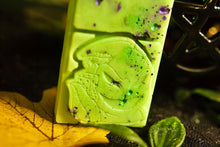 Load image into Gallery viewer, Bogeyman Wax Melt Snapbar (Lime & Mandarin Scent)