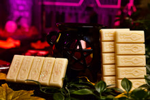 Load image into Gallery viewer, Wicked Spirits Wax Melt Snapbar (Banana scent)