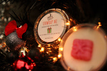 Load image into Gallery viewer, Unwrap Me Wax Melt (Spiced Cranberry & Cinnamon Scent)