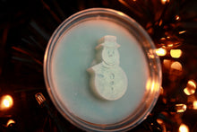 Load image into Gallery viewer, Frosty Snowman Wax Melt (Frankincense & Myrrh Scent)