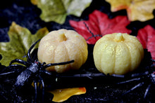 Load image into Gallery viewer, 3D Pumpkin Wax Melts (Buttery Pumpkin Pie Scent). Soy Pumpkin Wax Melts
