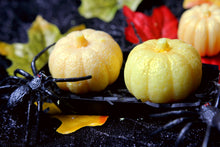 Load image into Gallery viewer, 3D Pumpkin Wax Melts (Buttery Pumpkin Pie Scent). Soy Pumpkin Wax Melts
