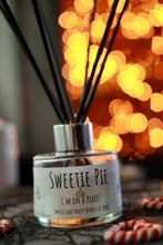 Load image into Gallery viewer, Sweetie Pie (Berry) Reed Diffuser
