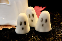 Load image into Gallery viewer, 3 Grim Grinning 3D Ghost Wax Melts (3 Different scents) 35g each