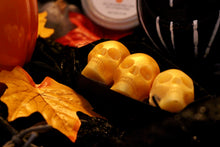 Load image into Gallery viewer, Pumpkin King Wax Melt (Pumpkin Spice Scent) Soy Wax in a 45g Pot or 20g Skulls or Pumpkins.