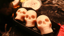 Load image into Gallery viewer, Sugar Daddy Wax Melt (Caramel Scent) Soy Wax in a 45g Pot or 20g Skulls.