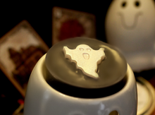 Load image into Gallery viewer, Spooky Stories Wax Melt (Kinder Bueno Scent) Soy Wax in a 45g Pot or 20g Skulls.