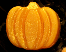 Load image into Gallery viewer, Pumpkin King Wax Melt (Pumpkin Spice Scent) Soy Wax in a 45g Pot or 20g Skulls or Pumpkins.
