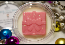 Load image into Gallery viewer, Santa's Little Helper Wax Melt (Sweet Bakery Scent)