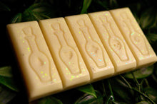 Load image into Gallery viewer, Wicked Spirits Wax Melt Snapbar (Banana scent)
