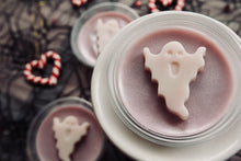Load image into Gallery viewer, Ghosted Wax Melt (Plum &amp; Rhubarb Scent) Soy Wax in a 45g Pot.
