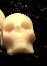 Load image into Gallery viewer, Jack O&#39; Lantern Wax Melt (Candy Cane Peppermint Scent) Soy Wax in a 45g Pot or 20g Skulls. Jack Skellington Nightmare Before Christmas Wax Melt.
