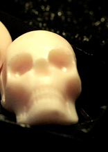 Load image into Gallery viewer, Here 4 the Boo&#39;s Wax Melt (Cherry Scent) Soy Wax in a 45g Pot or 20g Skulls.
